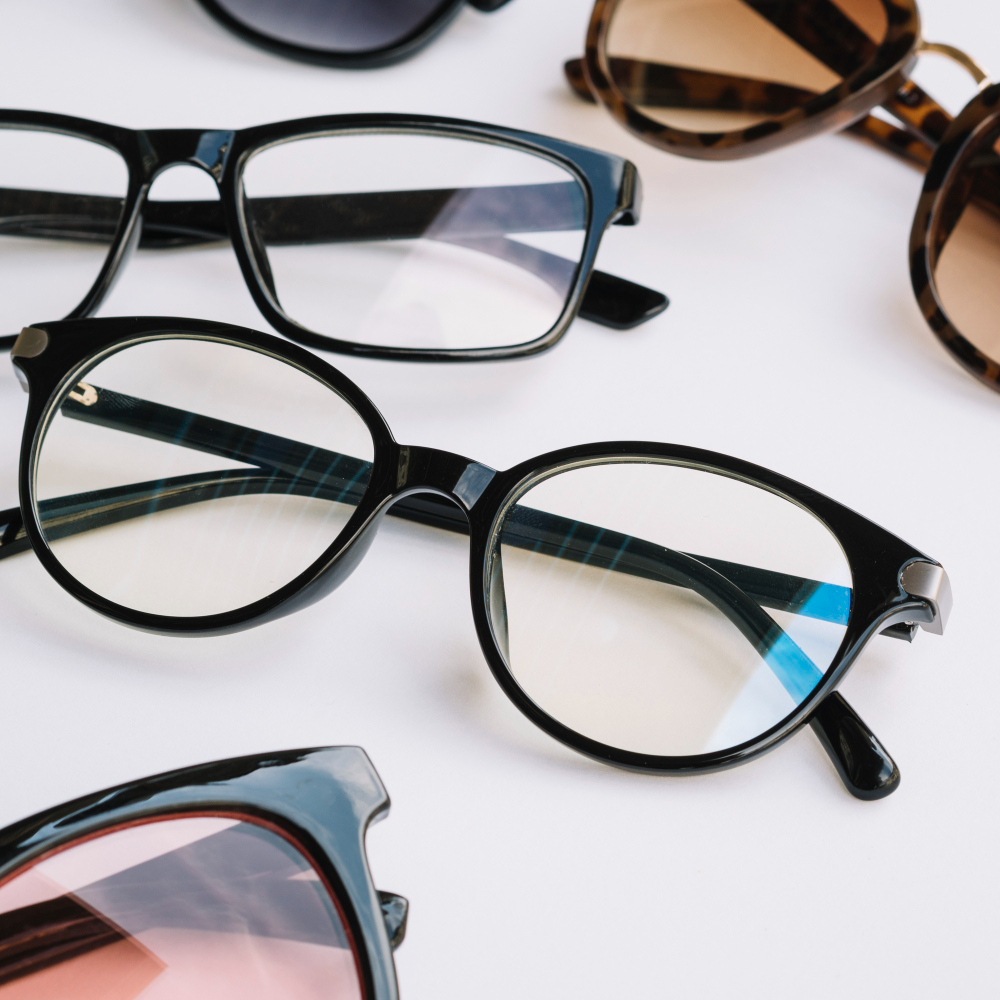 Collection de montures de lunettes modernes et élégantes